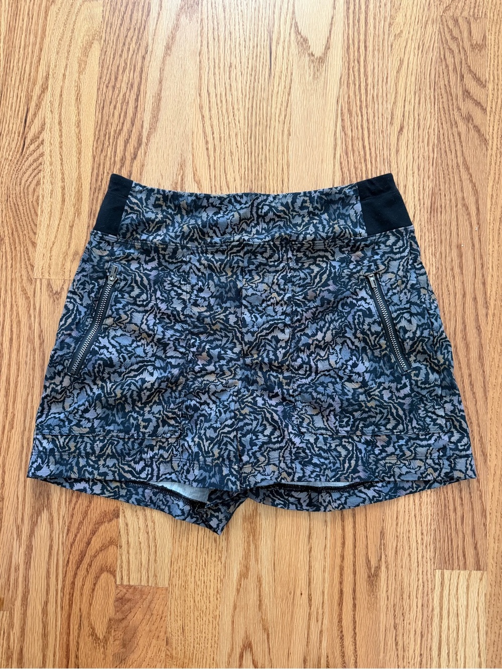 Athleta Black and Blue Patterned Athletic Skort Shorts